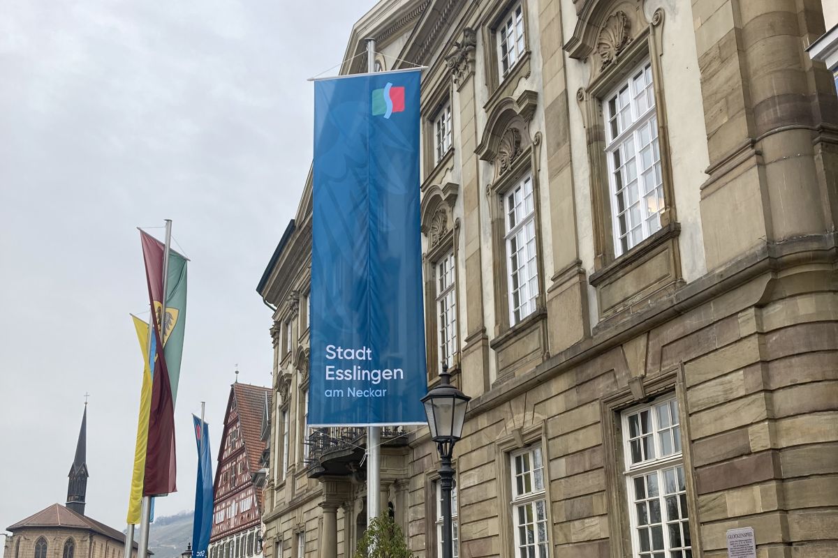 Beflaggung Beflaggung vor dem Neuen Rathaus