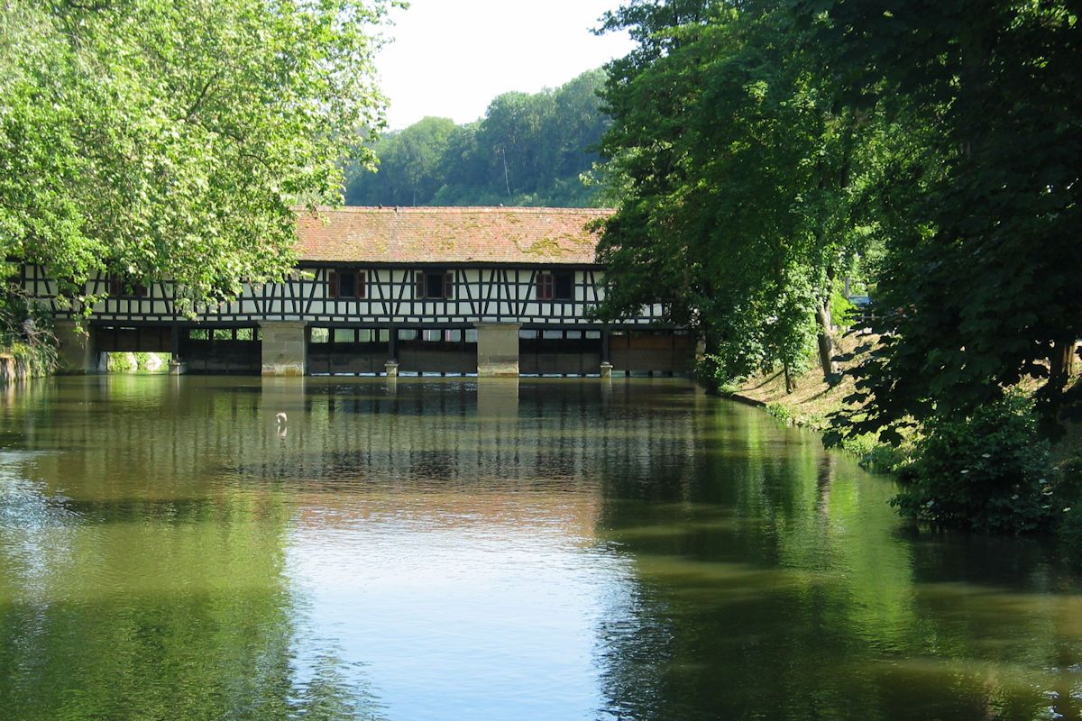 Wasserhaus am Neckar