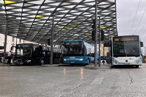 Busse stehen am ZOB