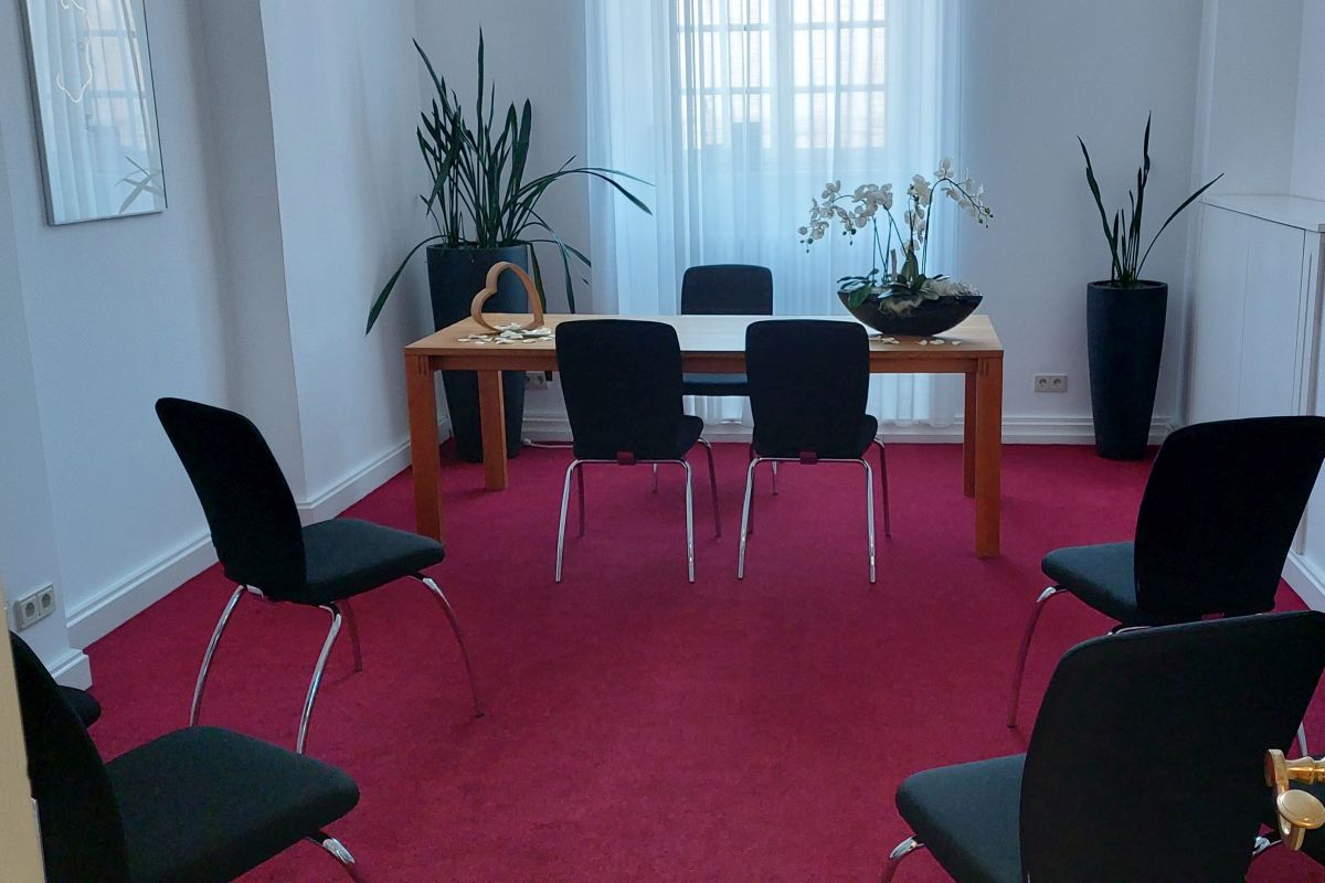 Trauzimmer im Neuen Rathaus: 12 Sitzplätze. Gebührenfrei