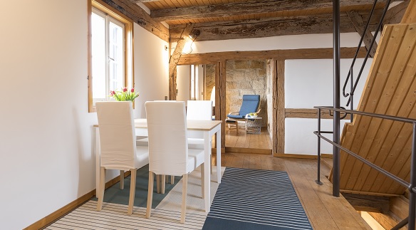 Esslinger Hochwacht Innen Esszimmer Leseecke_©Thomas Wagner, miketraffic.com Esslinger Hochwacht Innen Esszimmer Leseecke_©Thomas Wagner, miketraffic.com