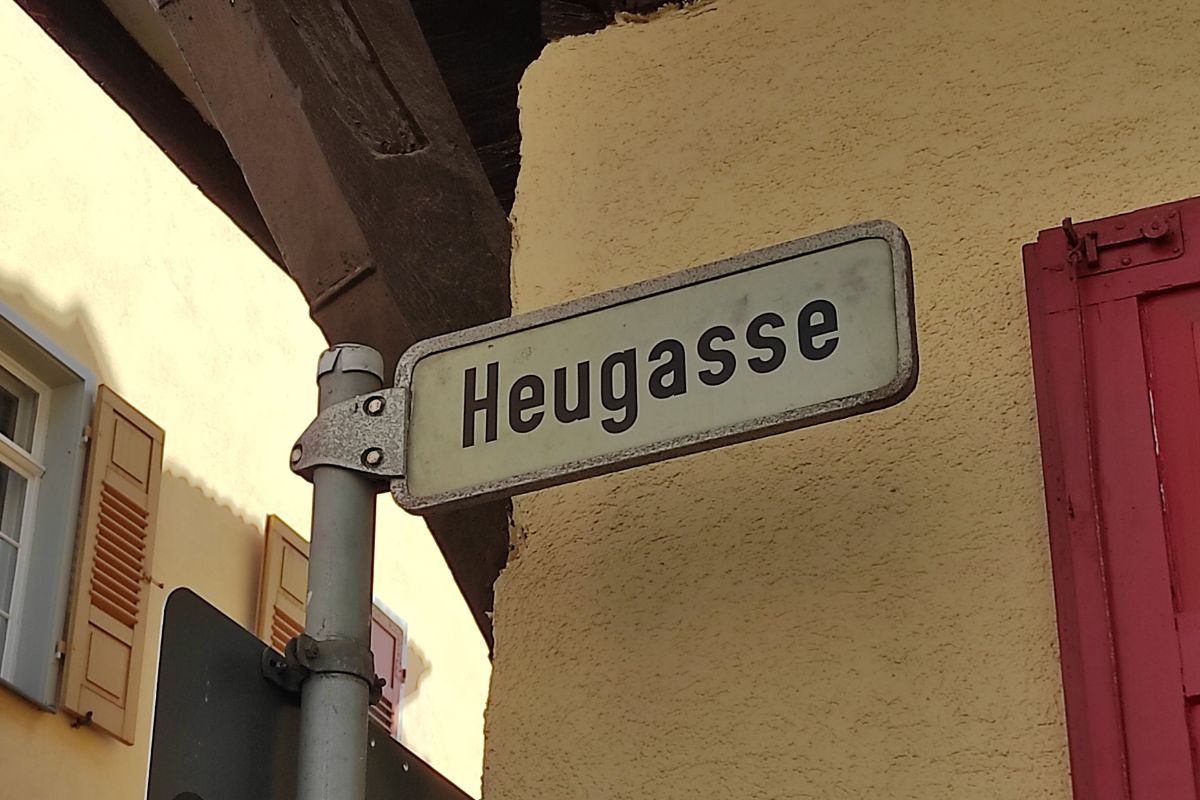 Straßenschild Heugasse