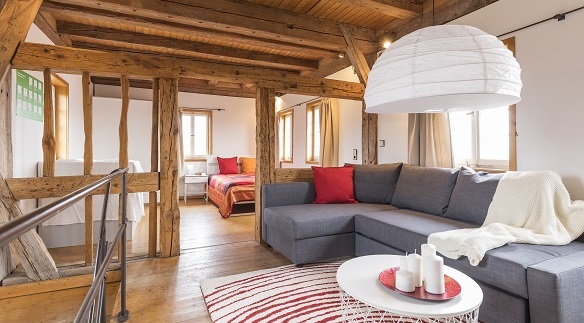 Esslinger Hochwacht Innen Wohnzimmer Schlafzimmer_©Thomas Wagner, miketraffic.com Esslinger Hochwacht Innen Wohnzimmer Schlafzimmer_©Thomas Wagner, miketraffic.com