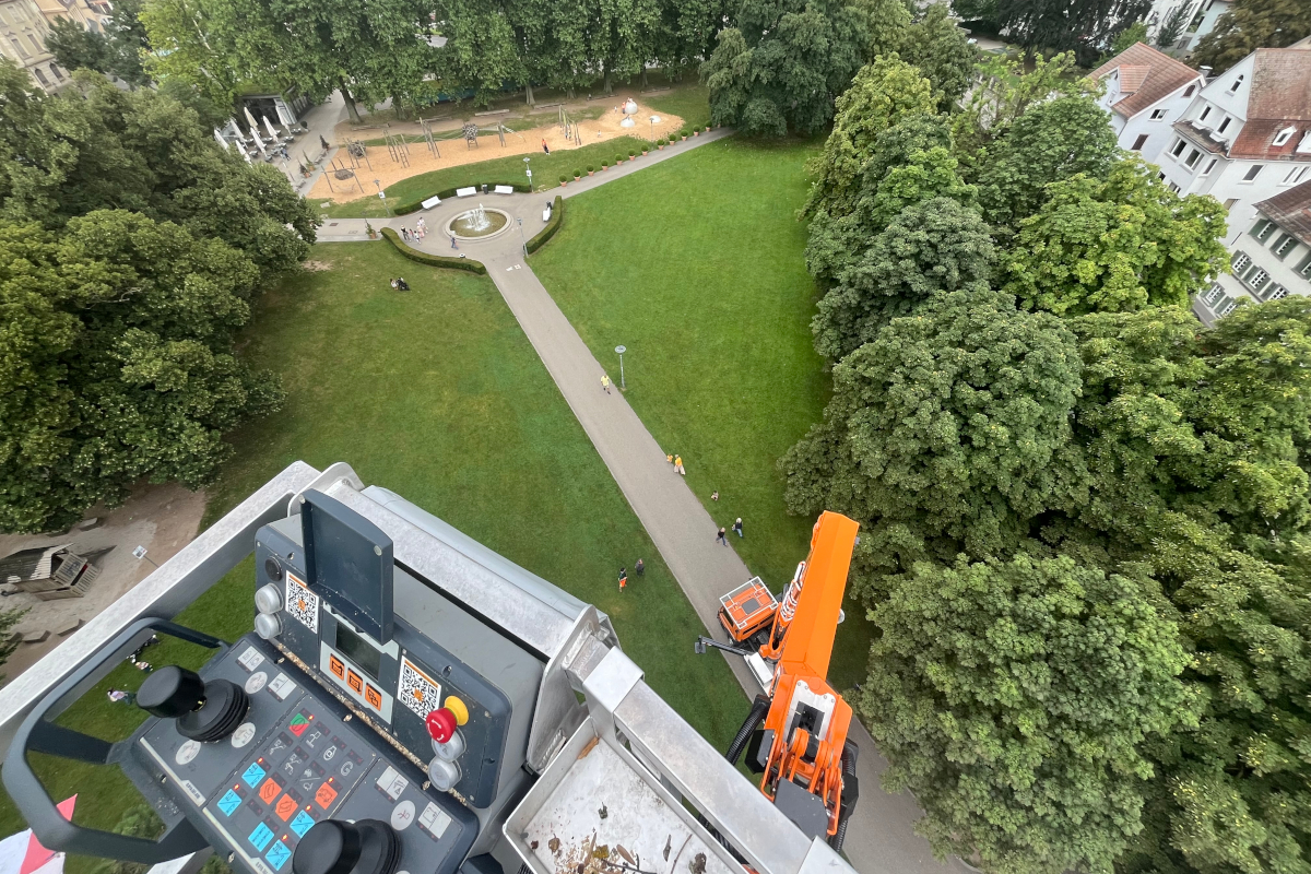 Blick von der Hubarbeitsbühne auf den Maillepark