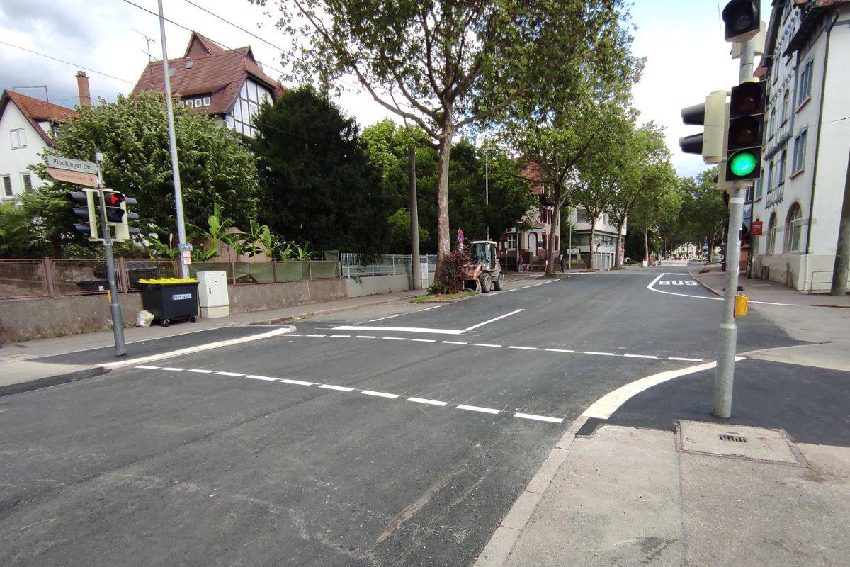 Barrierefrei gestalteter Füßgängerüberweg zur Haltestelle Indexstraße