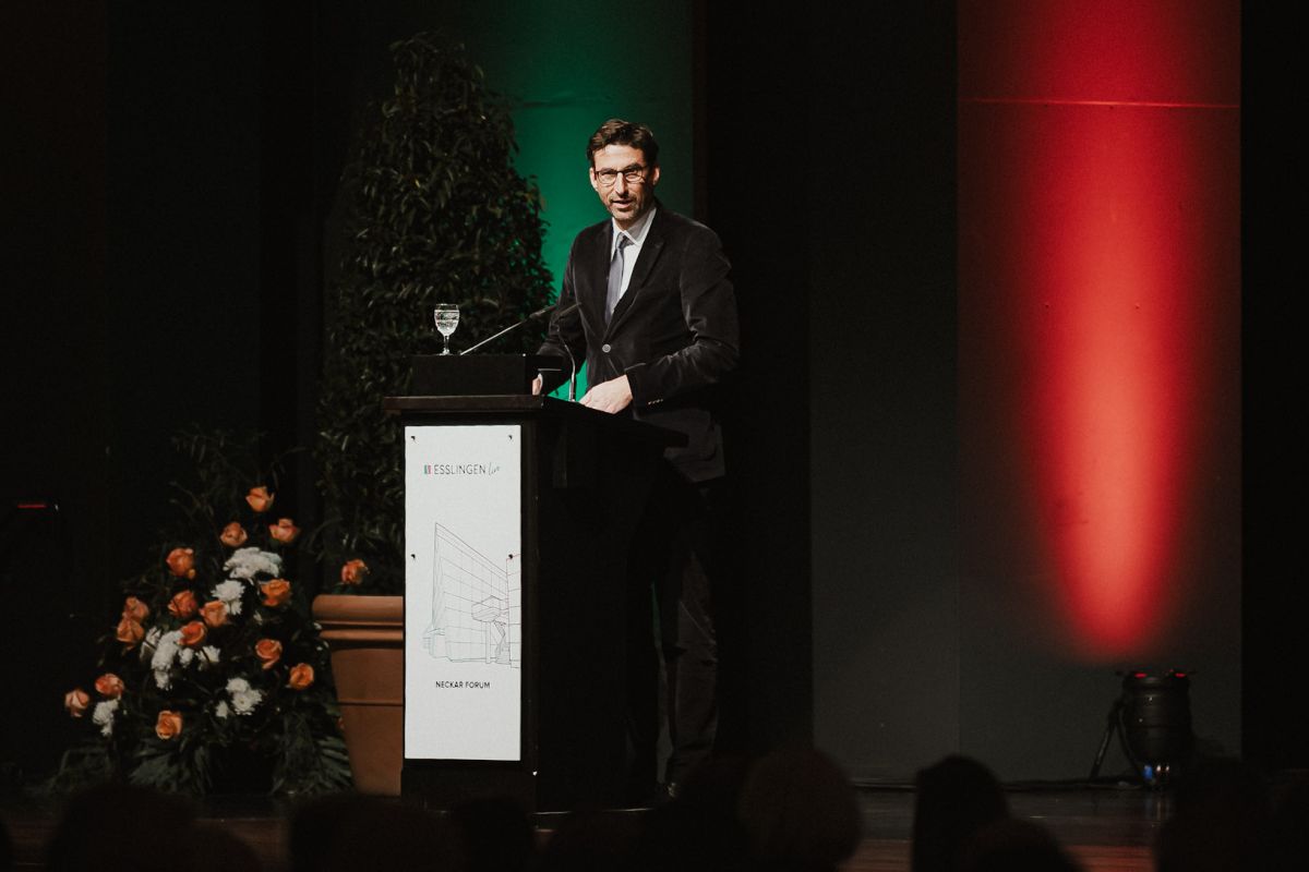 Rede OB Matthias Klopfer am Redepult.