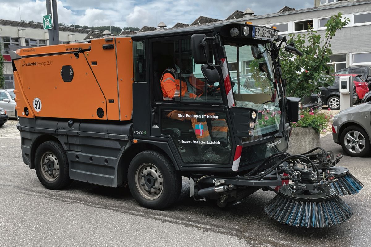 Kehrmaschine im Einsatz