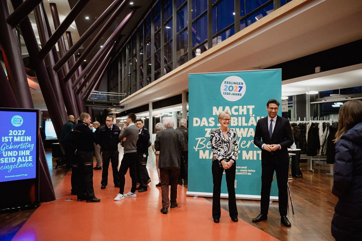 Begrüßung im Foyer des Neckarforums